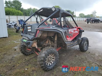 Czwarte zdjęcie samochodu z boku: 2019 HONDA SXS1000 S2X VIN:1HFVE051GK4000465 - miniatura
