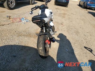 Czwarte zdjęcie samochodu z boku: 2017 HONDA GROM 125 VIN:MLHJC6112H5204333 - miniatura
