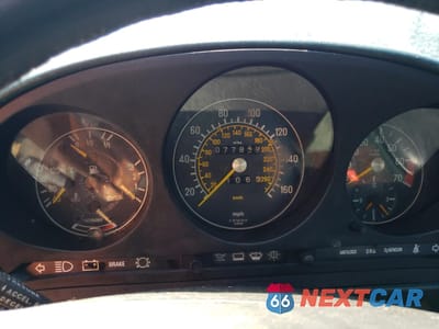 Zdjęcie 9 z 12 samochodu: 1987 MERCEDES-BENZ 560 SL VIN:WDBBA48D1HA060278 - miniatura