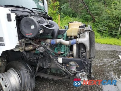 Zdjęcie 7 z 10 samochodu: 2018 VOLVO VN VNL VIN:4V4NC9EH5JN895607 - miniatura