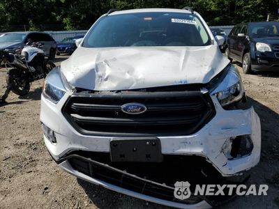 Piąte zdjęcie samochodu w środku: 2018 FORD ESCAPE SE VIN:1FMCU9GD0JUB38724 - miniatura