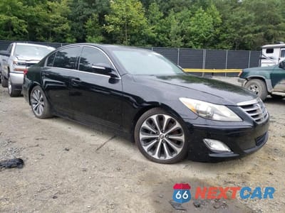 Czwarte zdjęcie samochodu z boku: 2012 HYUNDAI GENESIS 5.0L VIN:KMHGC4DH7CU211122 - miniatura