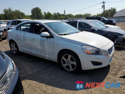 Czwarte zdjęcie samochodu z boku: 2012 VOLVO S60 T5 VIN:YV1622FS7C2081106 - miniatura