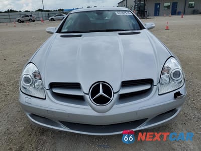 Piąte zdjęcie samochodu w środku: 2005 MERCEDES-BENZ SLK 350 VIN:WDBWK56F55F061568 - miniatura
