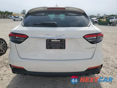 Zdjęcie 6 z 14 samochodu: 2022 MASERATI LEVANTE BASE VIN:ZN661XUA4NX394635 - miniatura