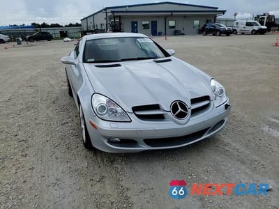 Zdjęcie 11 z 15 samochodu: 2005 MERCEDES-BENZ SLK 350 VIN:WDBWK56F55F061568 - miniatura