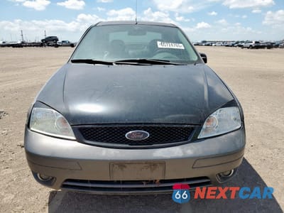 Piąte zdjęcie samochodu w środku: 2005 FORD FOCUS ZX4 ST VIN:1FAHP38Z25W199548 - miniatura