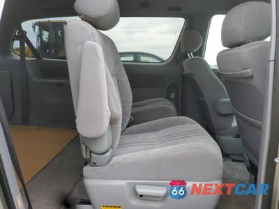 Zdjęcie 10 z 12 samochodu: 2002 TOYOTA SIENNA LE VIN:4T3ZF13C92U488557 - miniatura