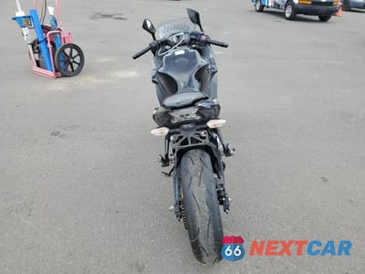 Czwarte zdjęcie samochodu z boku: 2017 KAWASAKI EX650 F VIN:JKAEXEK17HDA01782 - miniatura