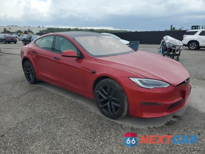 Czwarte zdjęcie samochodu z boku: 2021 TESLA MODEL S VIN:5YJSA1E52MF453284 - miniatura