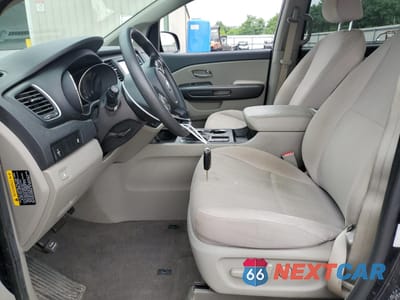 Zdjęcie 7 z 16 samochodu: 2021 KIA SEDONA LX VIN:KNDMB5C13M6663353 - miniatura