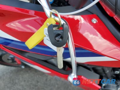 Zdjęcie 8 z 10 samochodu: 2024 HONDA CBR650 R VIN:MLHRH1555R5001555 - miniatura