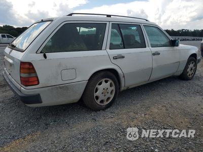 Trzecie zdjęcie samochodu z tyłu: 1992 MERCEDES-BENZ 300 TE VIN:WDBEA90D5NF207500 - miniatura