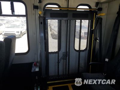 Zdjęcie 9 z 10 samochodu: 2016 FORD F550 SUPER - TRANSIT VEHICLES BUS VIN:1FDGF5GY9GEB35153 - miniatura