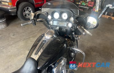 Piąte zdjęcie samochodu w środku: 2011 HARLEY-DAVIDSON FLHX VIN:1HD1KBM14BB659525 - miniatura