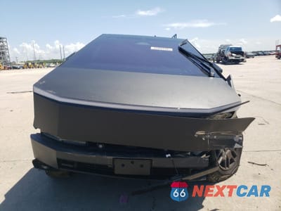 Piąte zdjęcie samochodu w środku: 2024 TESLA CYBERTRUCK VIN:7G2CEHED9RA008292 - miniatura