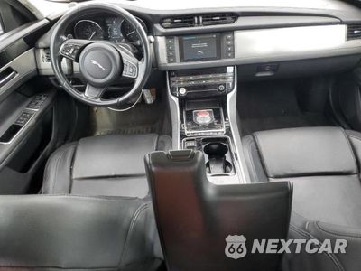 Zdjęcie 8 z 12 samochodu: 2016 JAGUAR XF PREMIUM VIN:SAJBD4BV8GCY10046 - miniatura