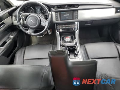 Zdjęcie 8 z 12 samochodu: 2016 JAGUAR XF PREMIUM VIN:SAJBD4BV8GCY10046 - miniatura