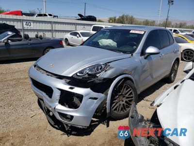 2017 PORSCHE CAYENNE WP1AA2A2XHKA86672 - główne zdjęcie licytacji z USA - miniatura