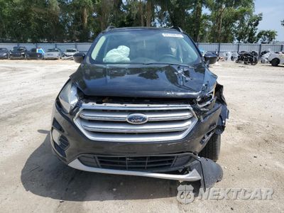 Piąte zdjęcie samochodu w środku: 2018 FORD ESCAPE SE VIN:1FMCU0GD6JUC98117 - miniatura