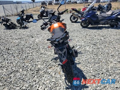 Czwarte zdjęcie samochodu z boku: 2023 KTM 390 ADVENTURE VIN:MD2JGJ400PC257579 - miniatura