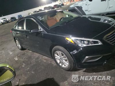 Czwarte zdjęcie samochodu z boku: 2017 HYUNDAI SONATA SE VIN:5NPE24AF2HH479983 - miniatura