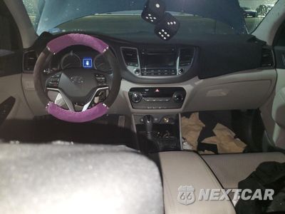 Zdjęcie 8 z 12 samochodu: 2017 HYUNDAI TUCSON SE VIN:KM8J23A4XHU482851 - miniatura