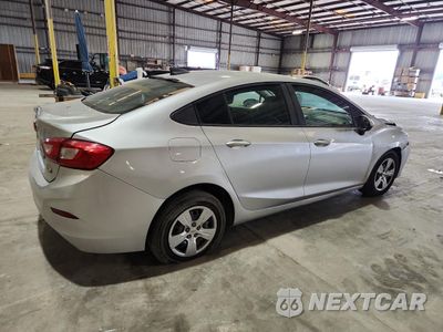 Trzecie zdjęcie samochodu z tyłu: 2018 CHEVROLET CRUZE LS VIN:1G1BC5SM9J7211261 - miniatura