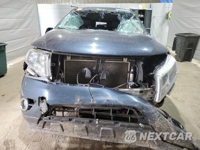 Piąte zdjęcie samochodu w środku: 2016 NISSAN PATHFINDER S VIN:5N1AR2MM5GC652118 - miniatura