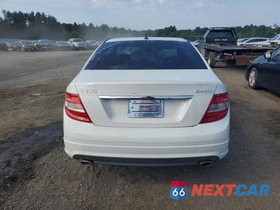 Zdjęcie 6 z 12 samochodu: 2011 MERCEDES-BENZ C 300 4MATIC VIN:WDDGF8BB8BR133913 - miniatura