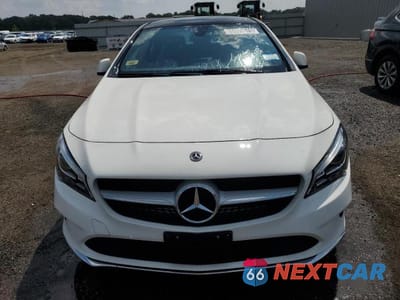 Piąte zdjęcie samochodu w środku: 2019 MERCEDES-BENZ CLA 250 4MATIC VIN:WDDSJ4GBXKN774868 - miniatura