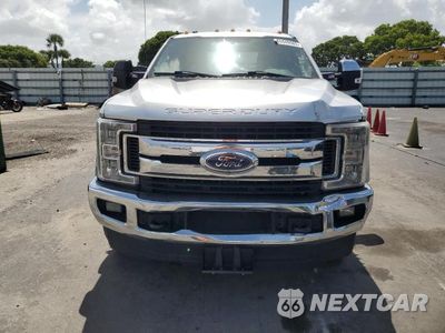 Piąte zdjęcie samochodu w środku: 2019 FORD F350 SUPER DUTY VIN:1FT8W3DT8KEF75329 - miniatura