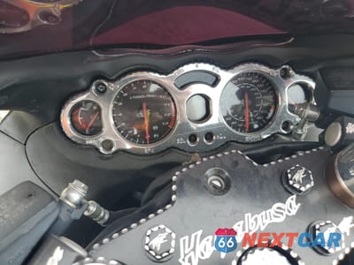 Zdjęcie 7 z 8 samochodu: 2016 SUZUKI GSX1300 RA VIN:JS1GX72B7G2100042 - miniatura