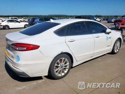 Trzecie zdjęcie samochodu z tyłu: 2019 FORD FUSION SE VIN:3FA6P0LU9KR124894 - miniatura
