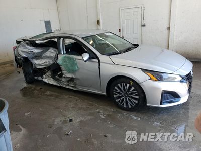 Czwarte zdjęcie samochodu z boku: 2023 NISSAN ALTIMA SV VIN:1N4BL4DV3PN306156 - miniatura