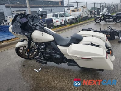 Trzecie zdjęcie samochodu z tyłu: 2023 HARLEY-DAVIDSON FLTRXST VIN:1HD1ACL19PB651678 - miniatura