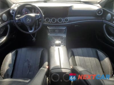 Zdjęcie 8 z 12 samochodu: 2017 MERCEDES-BENZ E 300 4MATIC VIN:WDDZF4KB6HA110283 - miniatura