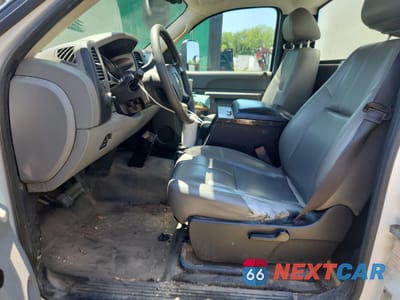 Zdjęcie 7 z 12 samochodu: 2013 CHEVROLET SILVERADO C3500 VIN:1GB3CZCG9DF151735 - miniatura