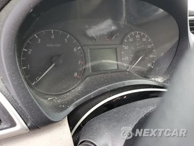 Zdjęcie 9 z 12 samochodu: 2017 NISSAN SENTRA S VIN:3N1AB7AP6HY345508 - miniatura