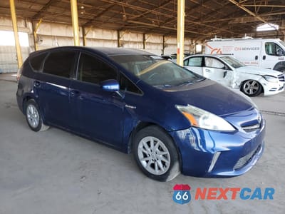 Czwarte zdjęcie samochodu z boku: 2013 TOYOTA PRIUS V VIN:JTDZN3EU9D3204645 - miniatura
