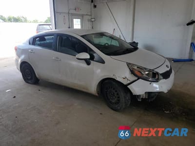 Czwarte zdjęcie samochodu z boku: 2017 KIA RIO LX VIN:KNADM4A38H6044923 - miniatura