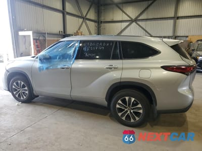 Drugie zdjęcie samochodu z przodu: 2021 TOYOTA HIGHLANDER XLE VIN:5TDGZRBH7MS557129 - miniatura