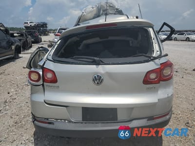 Zdjęcie 6 z 12 samochodu: 2011 VOLKSWAGEN TIGUAN S VIN:WVGAV7AX2BW537359 - miniatura