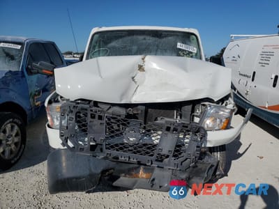 Piąte zdjęcie samochodu w środku: 2017 NISSAN NV 1500 S VIN:1N6BF0KM7HN800300 - miniatura