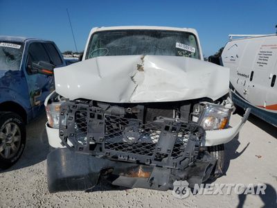 Piąte zdjęcie samochodu w środku: 2017 NISSAN NV 1500 S VIN:1N6BF0KM7HN800300 - miniatura