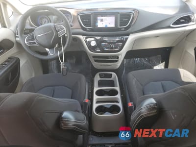 Zdjęcie 8 z 16 samochodu: 2023 CHRYSLER VOYAGER LX VIN:2C4RC1CG6PR597216 - miniatura