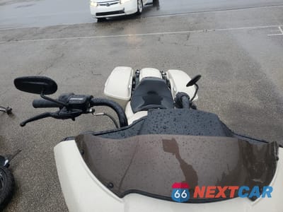 Piąte zdjęcie samochodu w środku: 2023 HARLEY-DAVIDSON FLTRXST VIN:1HD1ACL19PB651678 - miniatura