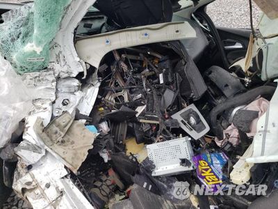 Zdjęcie 8 z 12 samochodu: 2014 FORD FOCUS SE VIN:1FADP3F2XEL176086 - miniatura