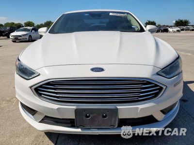 Piąte zdjęcie samochodu w środku: 2018 FORD FUSION SE HYBRID VIN:3FA6P0LU0JR118657 - miniatura