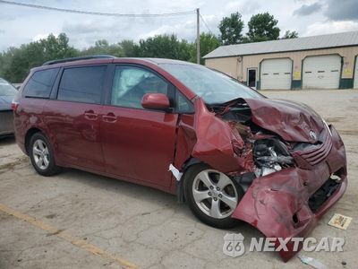 Czwarte zdjęcie samochodu z boku: 2015 TOYOTA SIENNA LE VIN:5TDKK3DCXFS656222 - miniatura